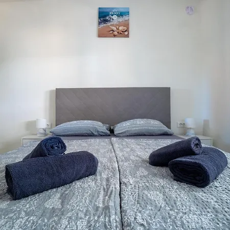 Skundric Apartmán Vir